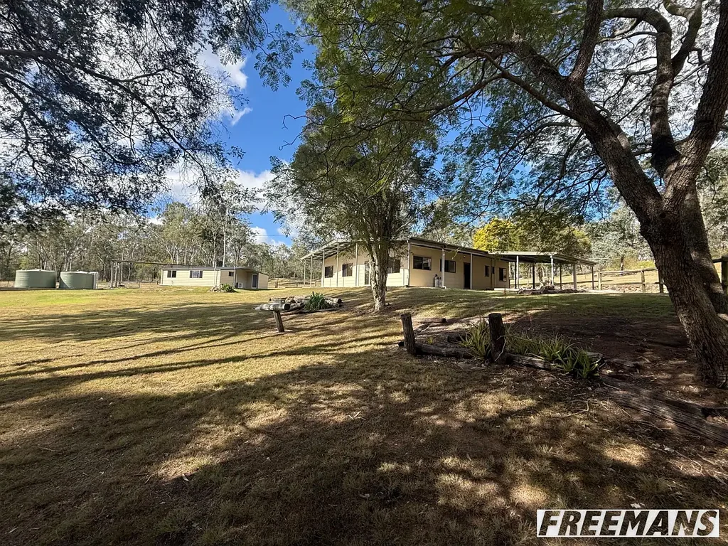 Nanango 5房 69英亩私地 四卧木地板 现代厨浴 太阳能 马厩景观 Roomy Home + Granny Flat on 69 Acres!*