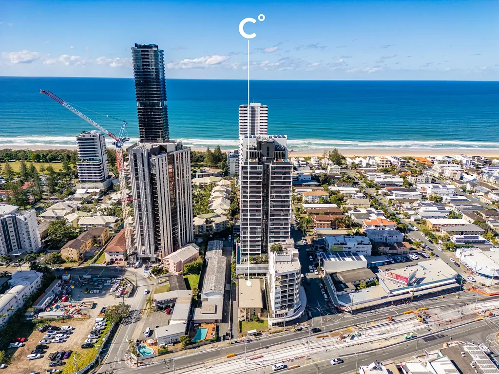 Mermaid Beach 2Moenga Renovated Coastal Living in Blue-Chip Position