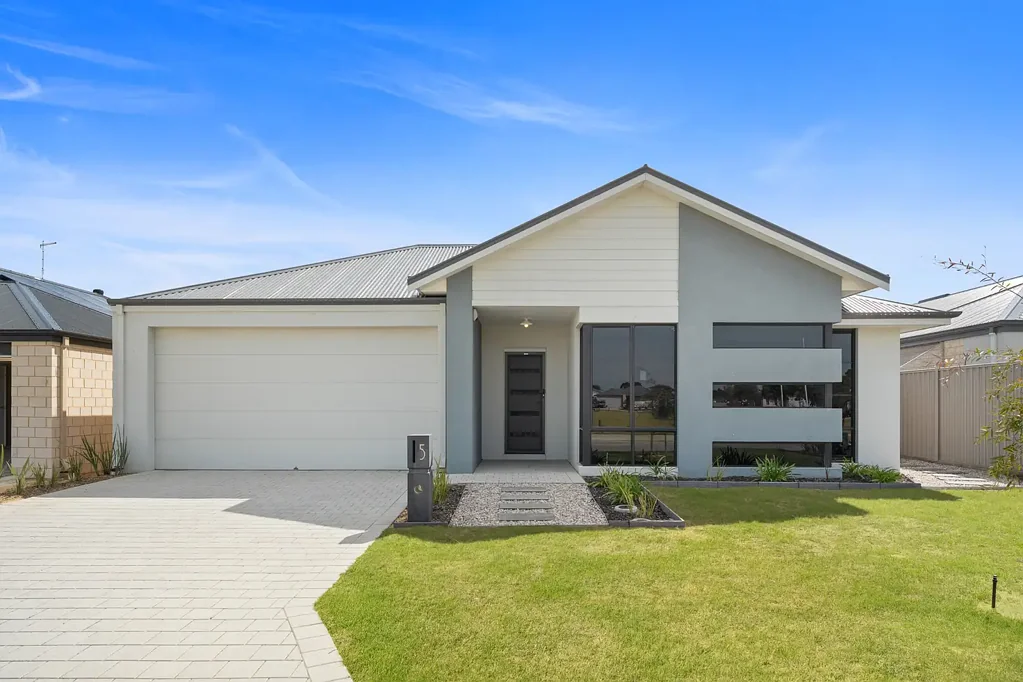 Baldivis 4બેડરૂમ Beautifully presented home with park views in Millars Landing Estate.