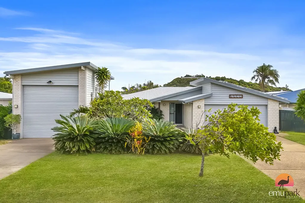 Mulambin 3房  One of a Kind Coastal Living Just Metres from Mulambin Beach!