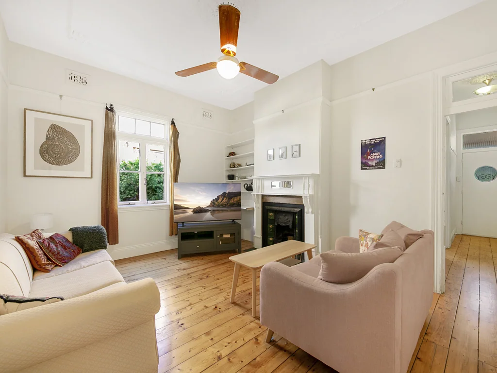 Charming beach cottage in great location