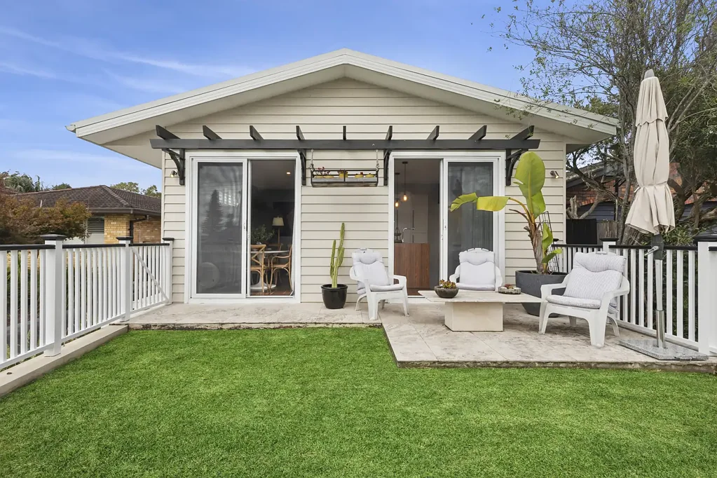 Gymea Bay 3બેડરૂમ Incredibly Rare Single-Level Home in Blue-Chip Location