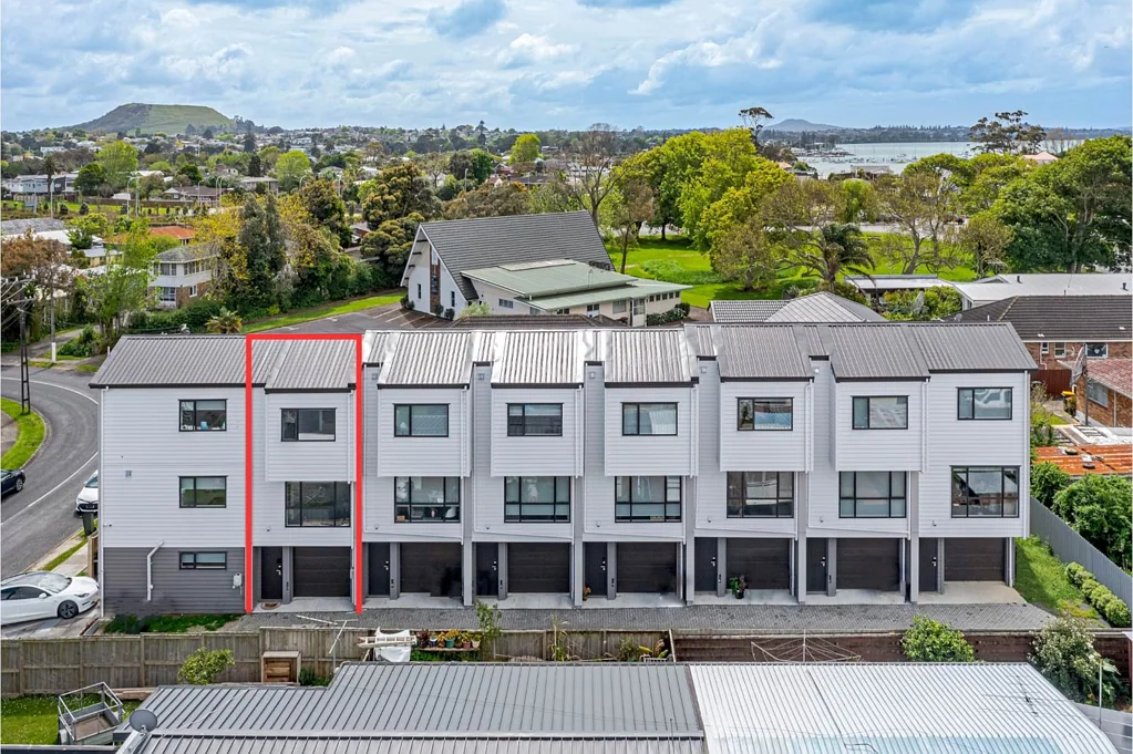 2/45 Dale Crescent, Pakuranga, Manukau City, Auckland