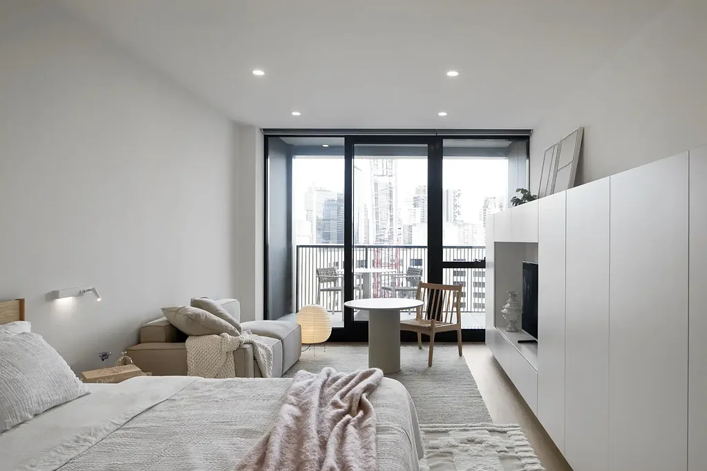 Studio apartment with resort-style amenities | up to 6 weeks rent free*