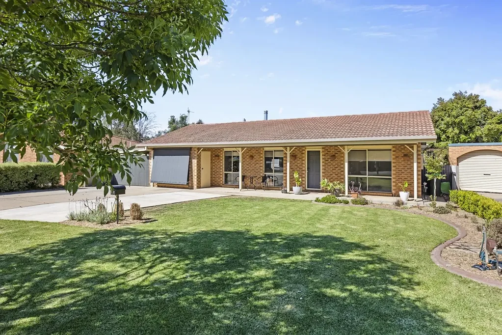 18 Gunyah Place, Glenfield Park, NSW 2650