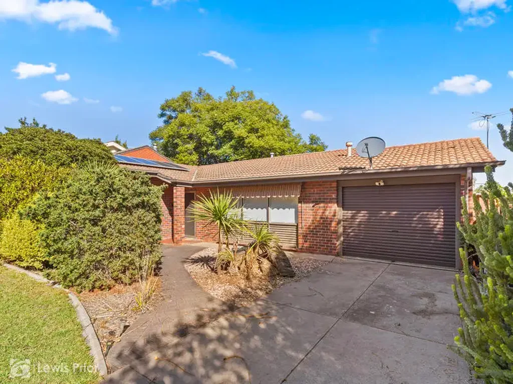Quaint Location & Neatly Presented Home