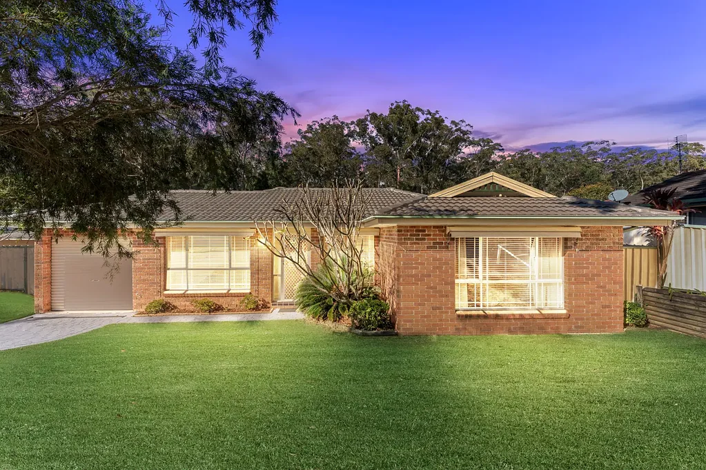 37 Bomaderry Crescent, Glenning Valley, NSW 2261