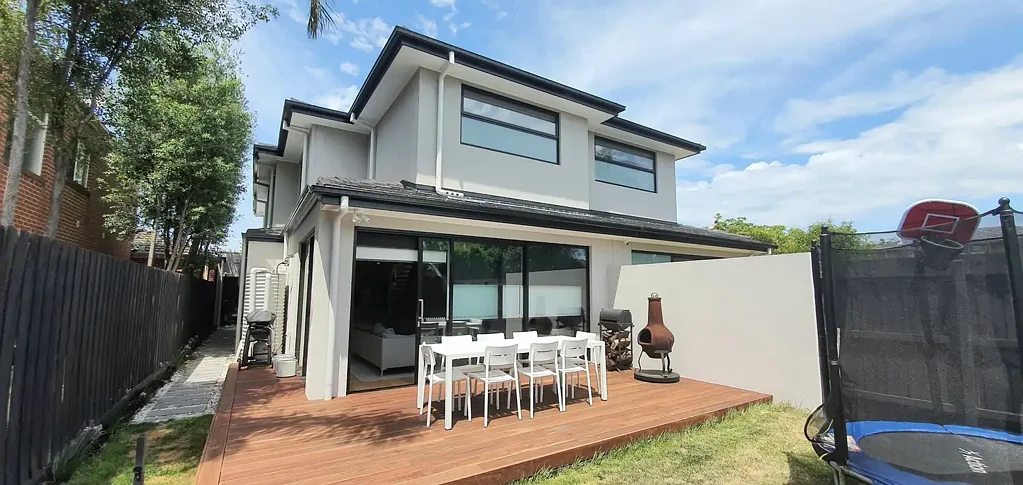 LARGE LUXURIOUS TOWNHOUSE WITH RETREAT AREA PLUS STUDY | FLARE REAL ESTATE