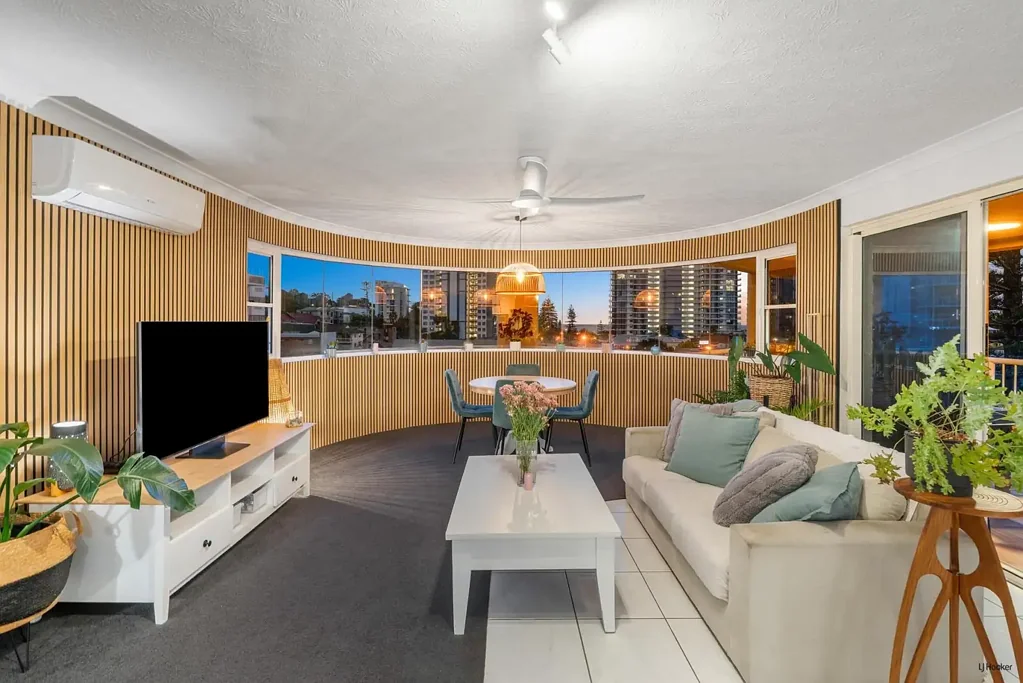 Coolangatta 3部屋 Coastal Penthouse Living with Exclusive Rooftop Terrace!