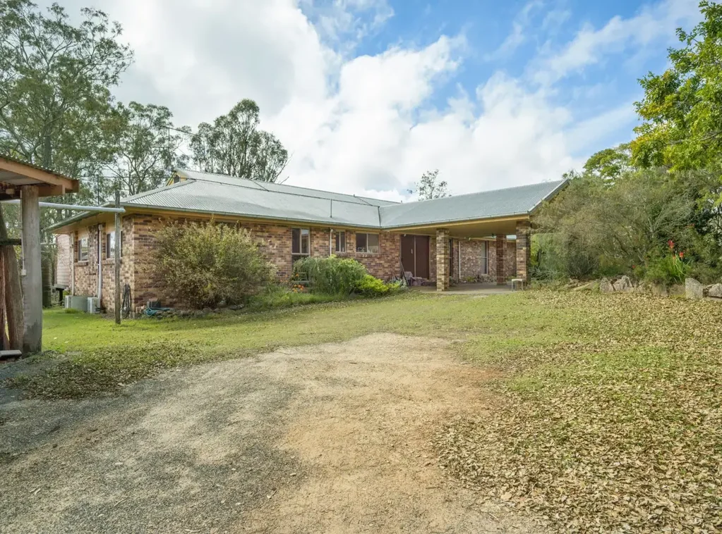 Ravensbourne Terrific Lifestyle Block with Solid Home and Infrastructure.