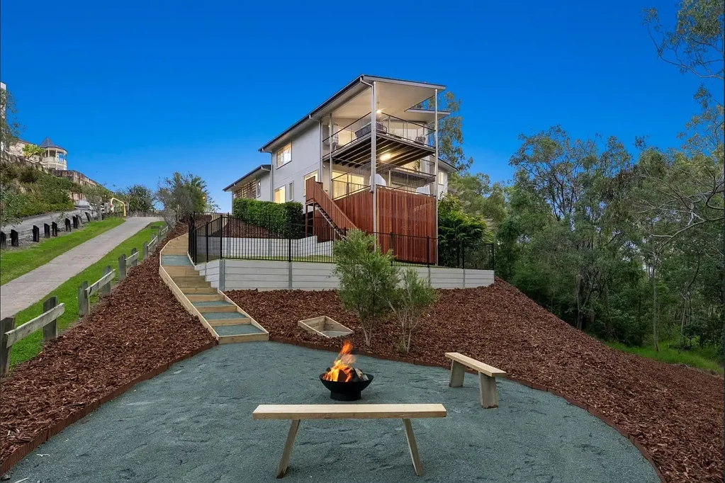 Treetop Retreat