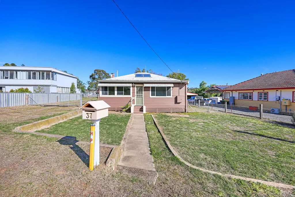 Neat and Tidy Three Bedroom Home