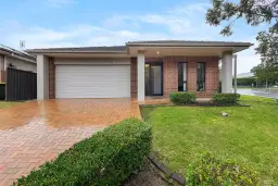 23 Serenity Crescent, Fletcher