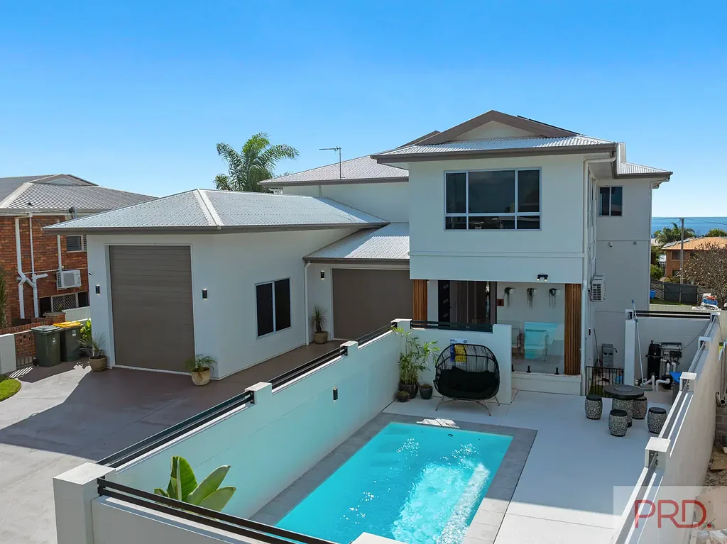 Tannum Sands 5 Bedroom Expansive Dual Living Home with Ocean Views