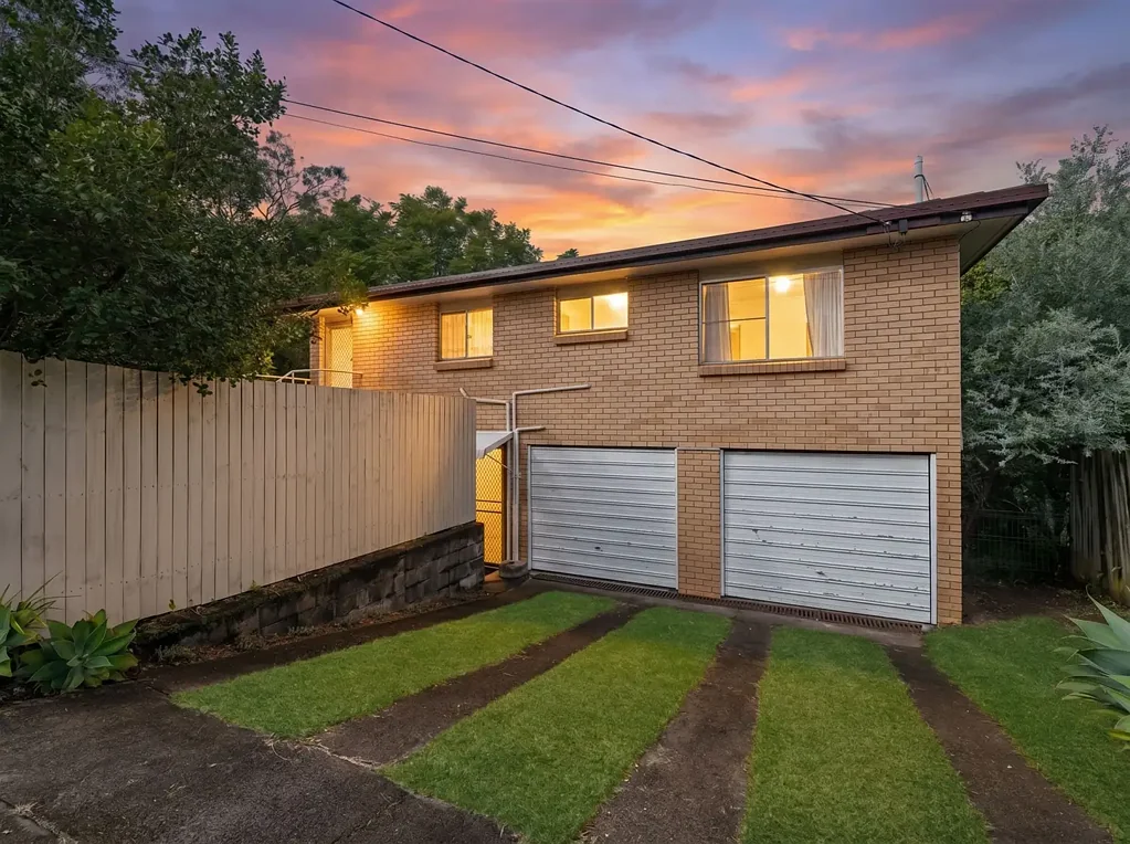 Arana Hills 3Habitaciones Endless Potential on a Spacious 607m² Block in a Convenient Arana Hills Location
