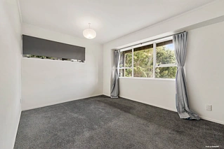 8 Vari Place, Bayview, North Shore City