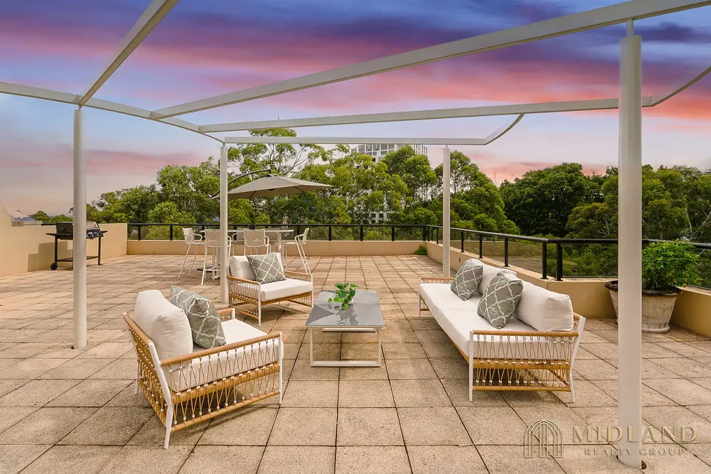 St Leonards 3침실 Stunning Mirvac "Northmark" Penthouse with Expansive Private Rooftop Terrace