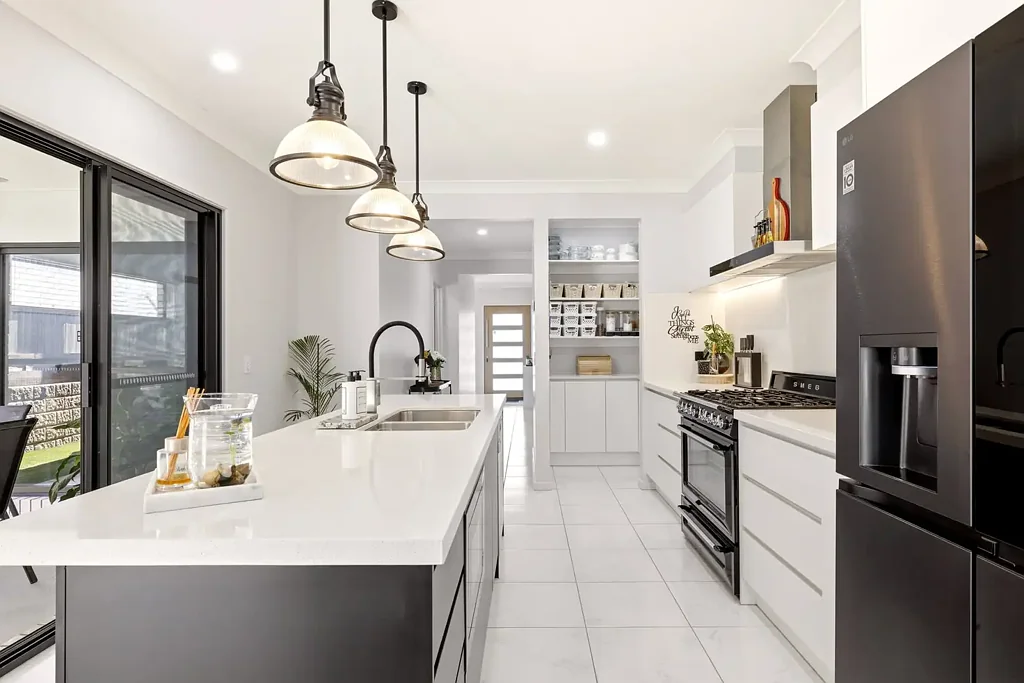 Flagstone 4 Slaapkamer Luxury Finishes Meet Resort Style Living