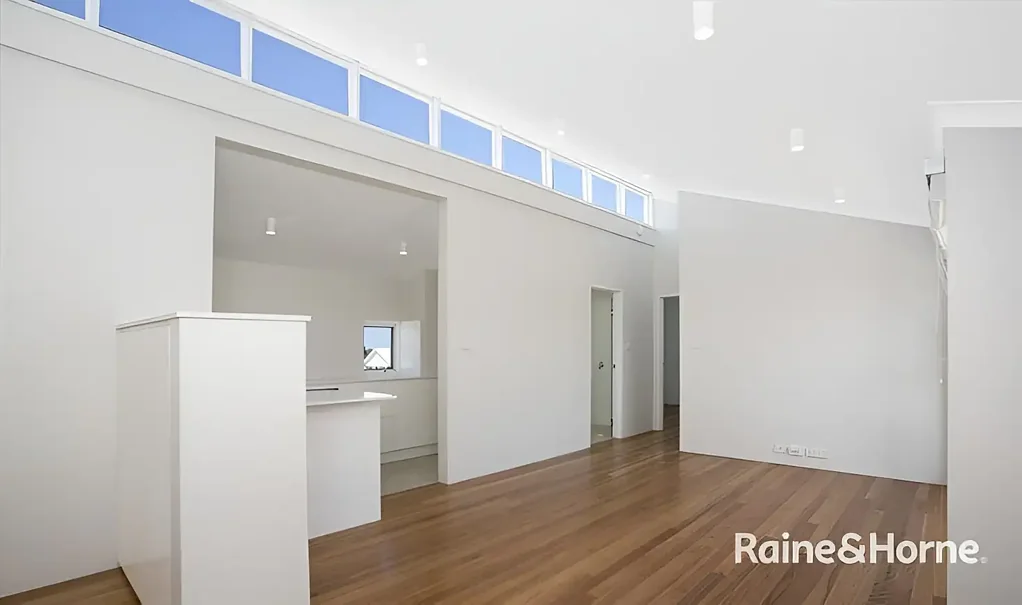 Stylish Beachside Apartment Moments from Bondi Beach