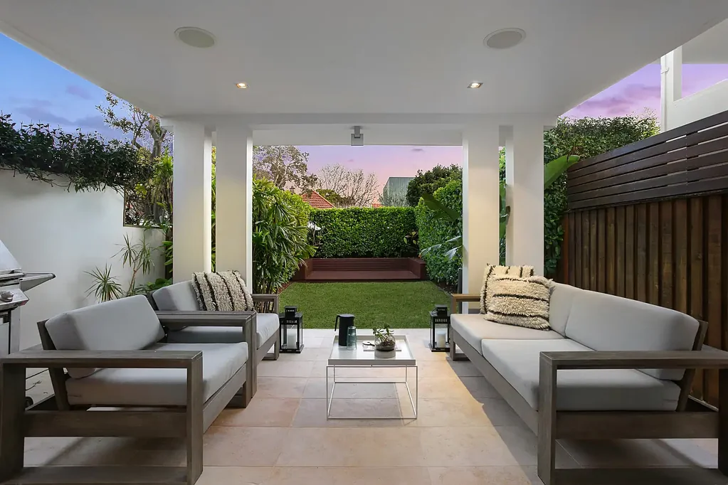 Modern and Spacious Residence In Quiet Yet Convenient Setting