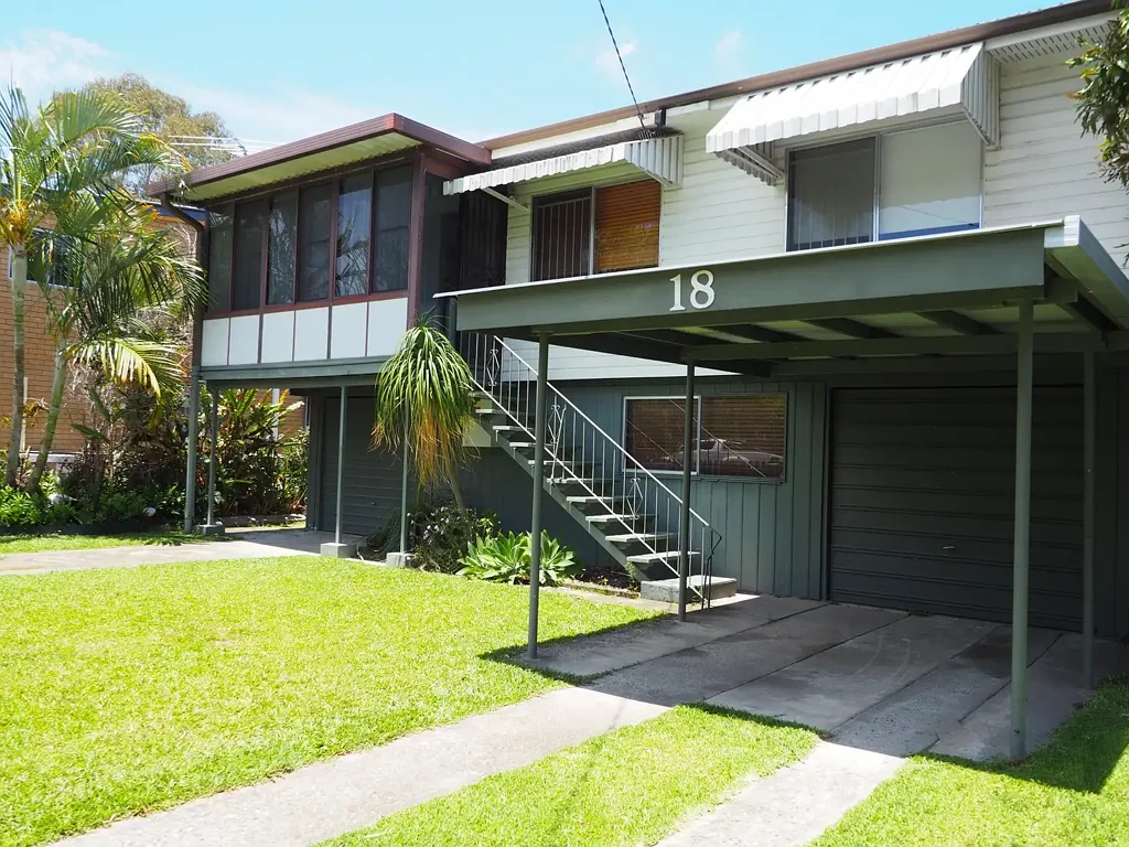 Classic Family Home Close to the Waterfront