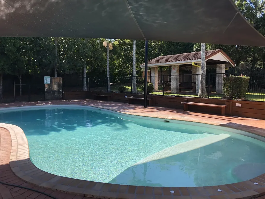 Air conditioned & Renovated 3 Bedrooms Townhouse