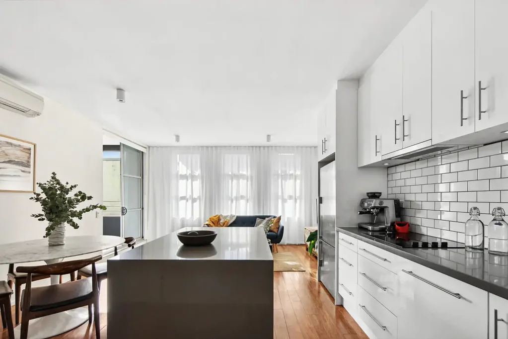 Spacious Two Bedroom Apartment Moments From Broadway