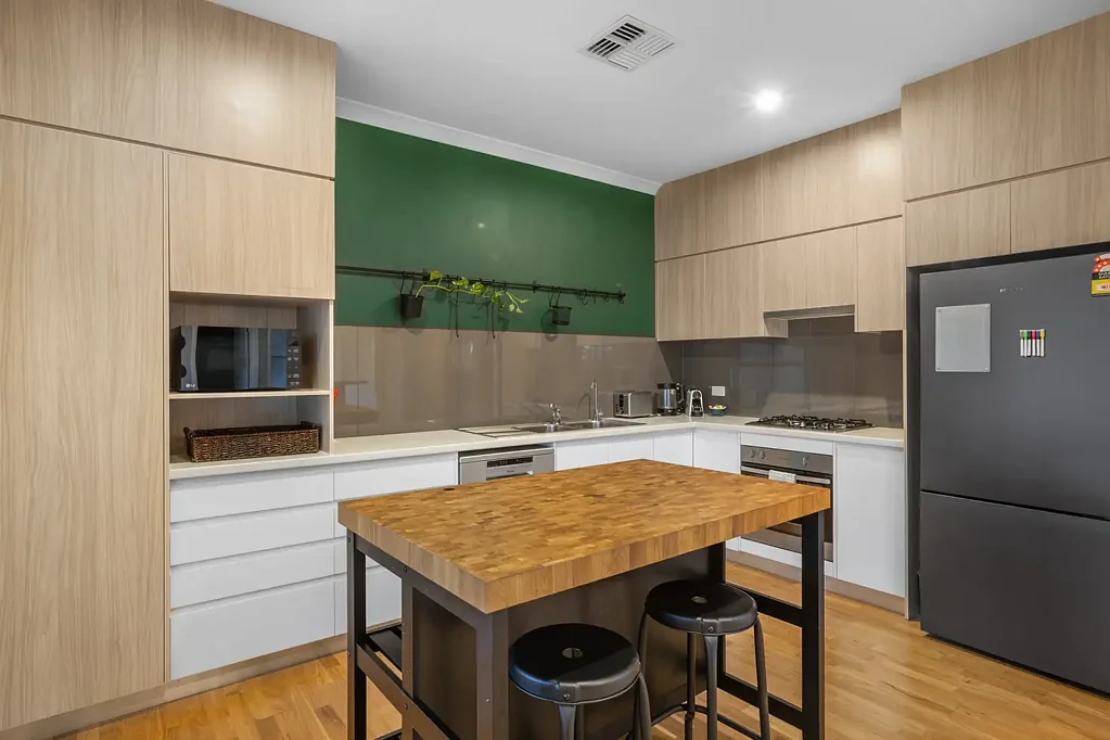 Low Maintenance Living in a Prime Woodville West Location FOR RENT!
