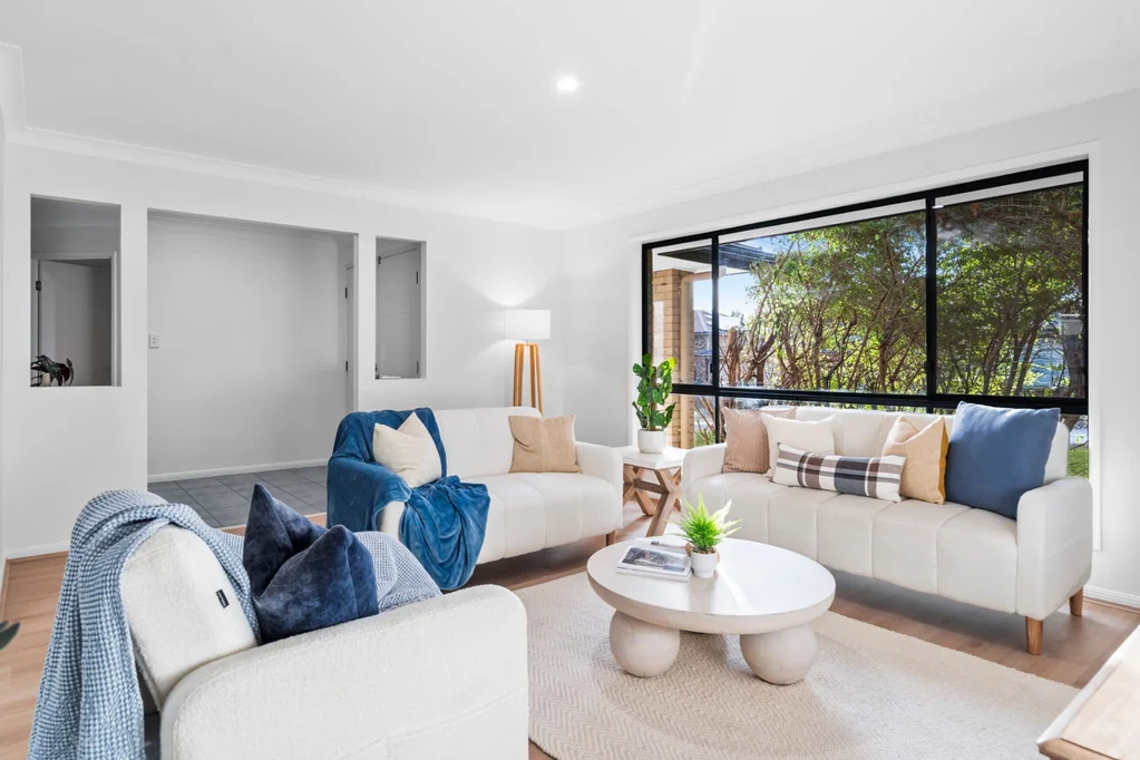 Algester 4 Slaapkamer Stylishly Updated 4-Bedroom Lowset in a Peaceful Setting