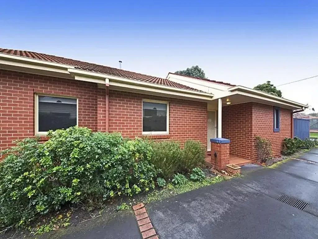 Stylish, Spacious & Superbly Located