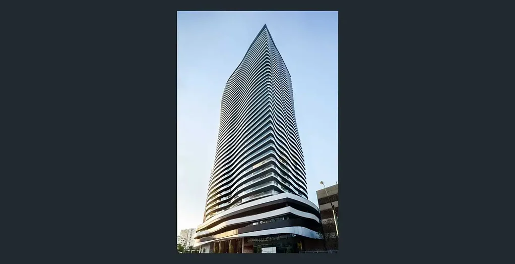 Luxurious Studio at "The Landmark" building!