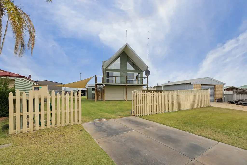 34 Salvaire Crescent, Lancelin, WA 6044