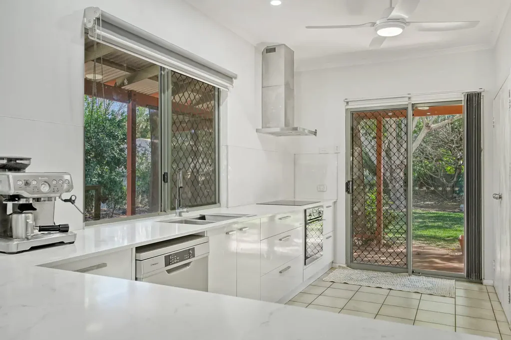 Cable Beach 3ਬੈੱਡਰੂਮ Renovated Family Retreat with Expansive Outdoor Living