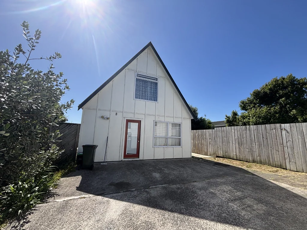 5B Montego Place - 2 bedrooms 1 bathroom