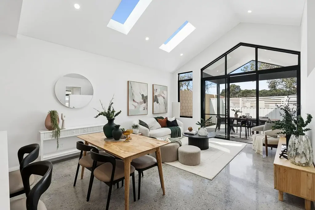 Beldon 2બેડરૂમ Sorry! It's Gone - Under Contract!