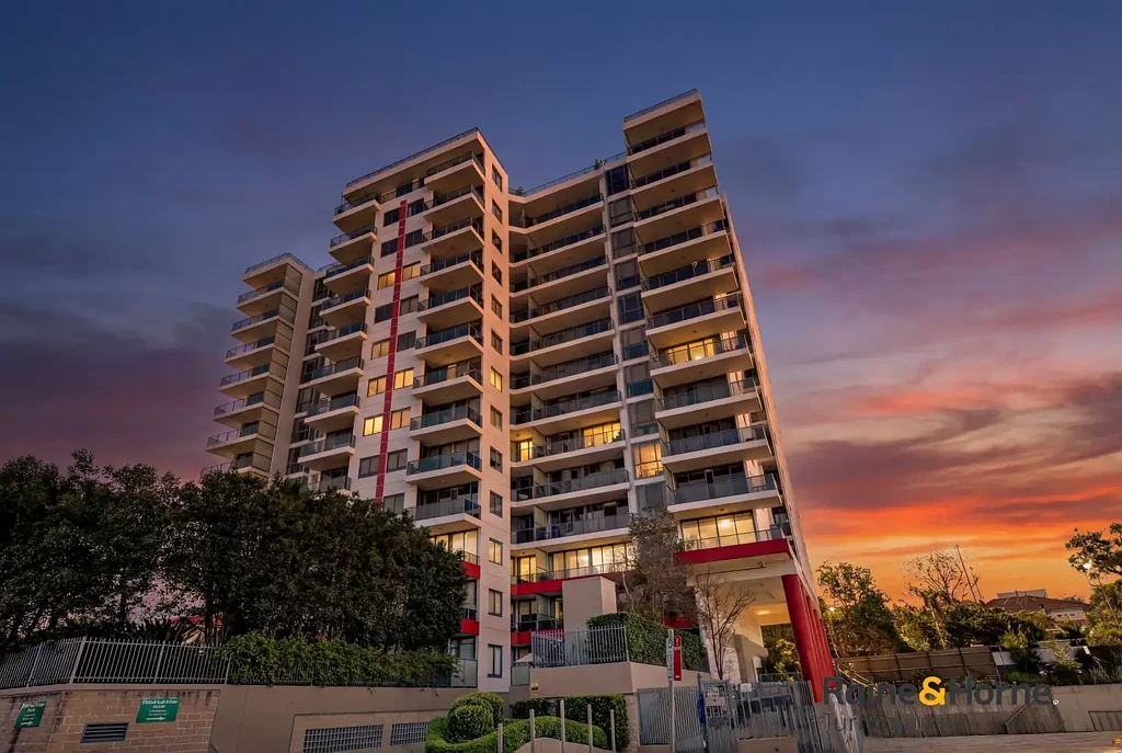 Hornsby 3कमरा A home in the sky - Rare 3-Bedroom split-level penthouse living above Hornsby!