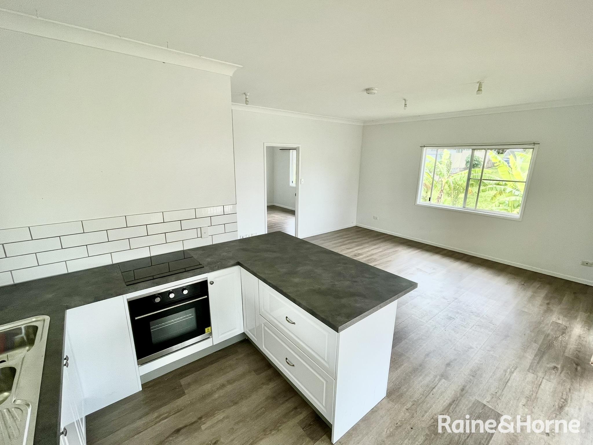 13 DOUGLAS ST, RUSSELL ISLAND QLD 4184, 0 غرف, 0 حمامات, House