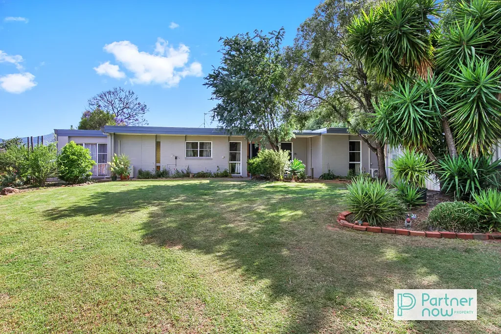 Tamworth 5ਬੈੱਡਰੂਮ Family Living with Views