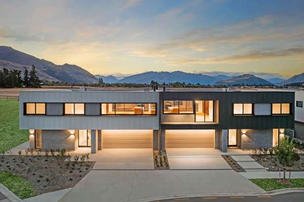 Wanaka 4房 全新建成！Orchard Park梦想之家，102㎡超大车库+12人住宿空间，​滑雪、徒步、水上探险一步到位！ Escape to Excellence: Contemporary and Spacious