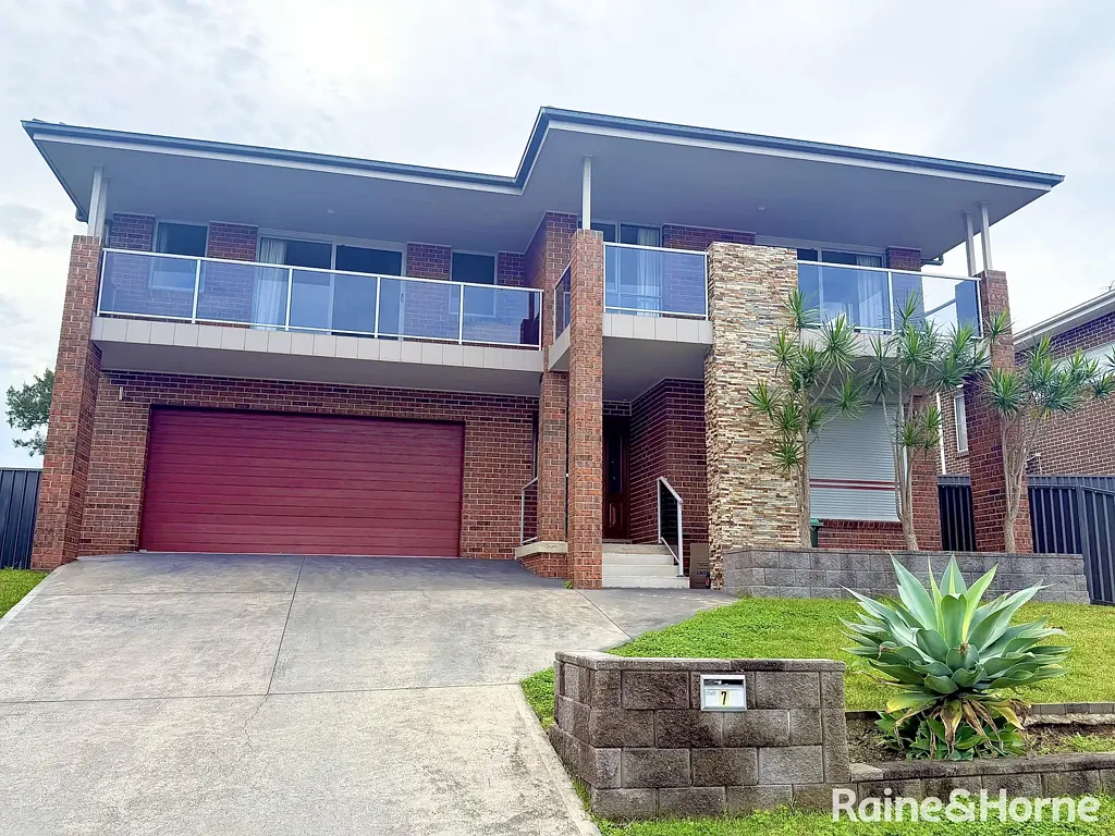 Perfect 5 Bedroom, Family Home!