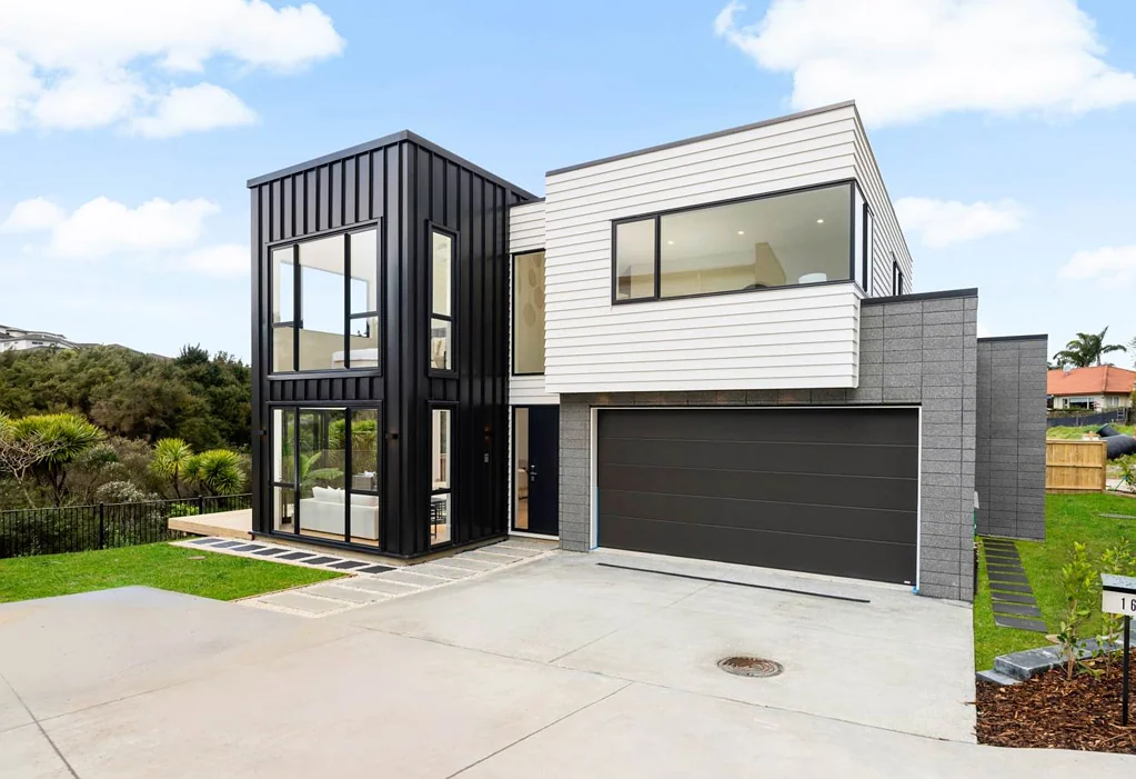 16 McMenamin Place, Fairview Heights, North Shore City, Auckland