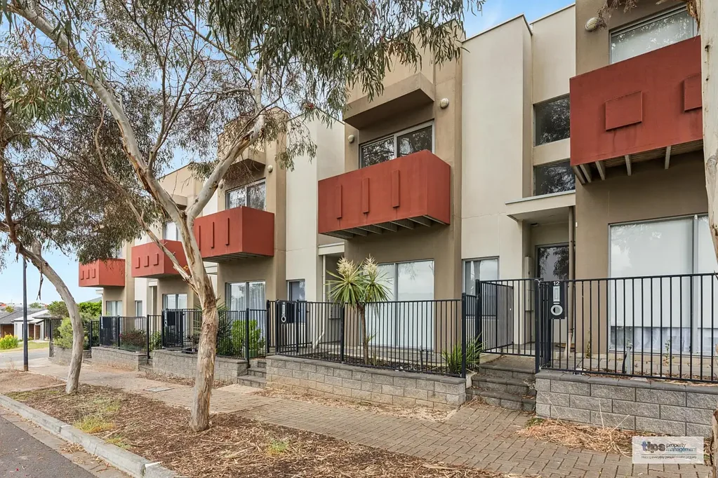 Seaford Meadows 3ਬੈੱਡਰੂਮ Torrens Titled Townhouse in a Lifestyle Location