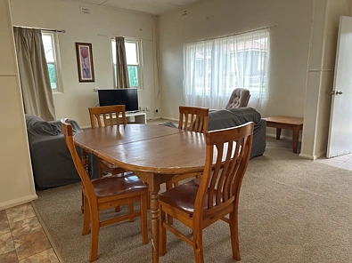 1/168 Bradley Street, Guyra, NSW 2365, 2 Bedrooms, 1 Bathrooms, Flat