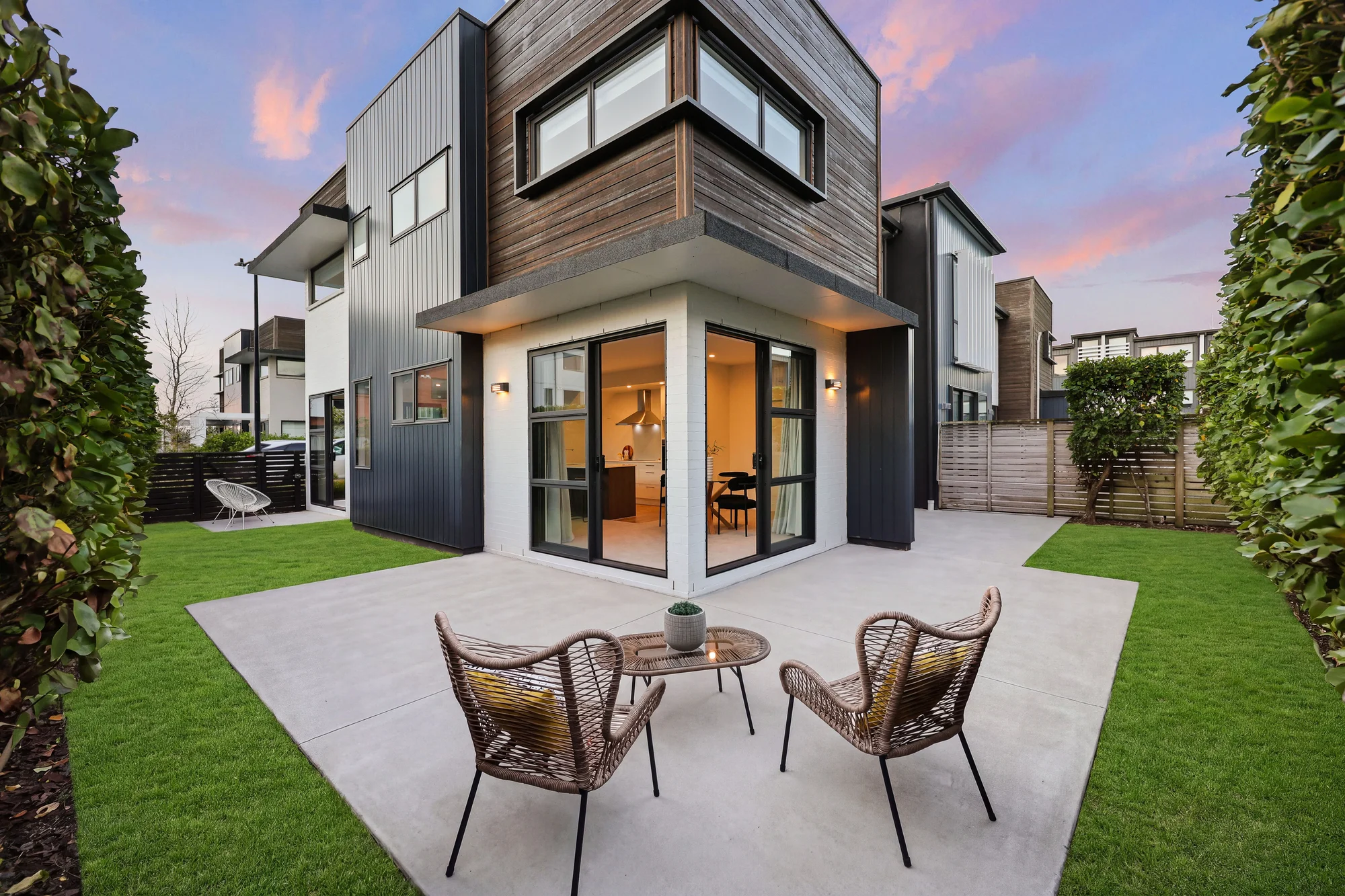 Hobsonville 3कमरा Rarely Available! In Demand 3-bedroom Corner House