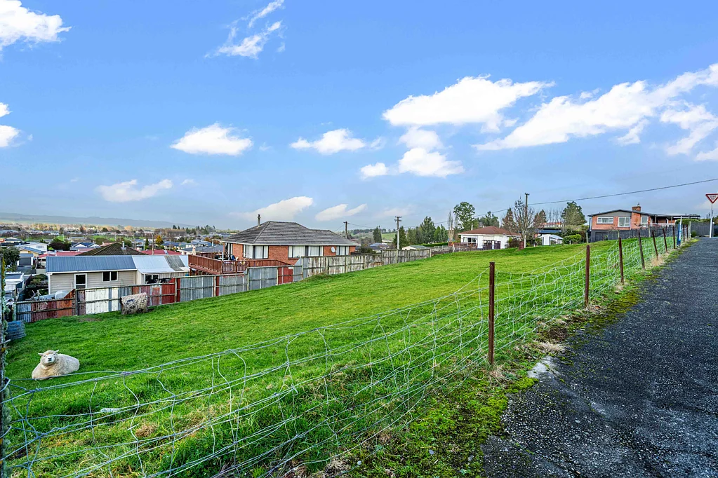 Gore Prime 802sqm Corner Section - Stunning Gore Views