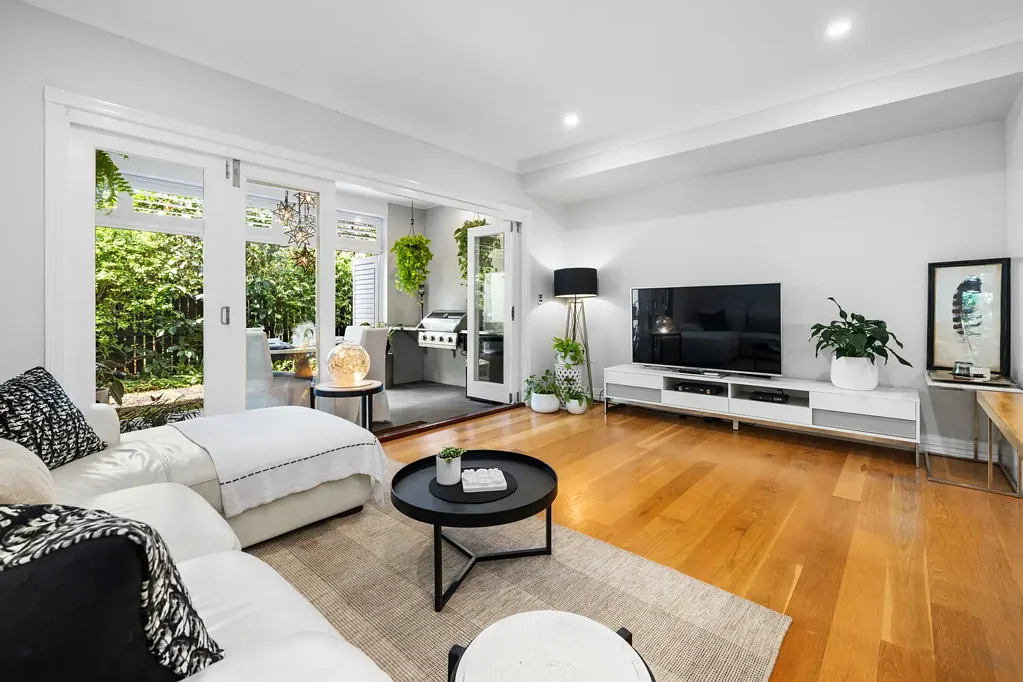 Coorparoo 3ਬੈੱਡਰੂਮ Elegant Hamptons-Inspired Townhouse in the Heart of Coorparoo
