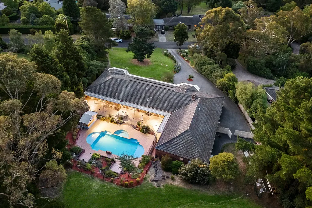 12 Tandarook Crescent, Donvale, VIC 3111