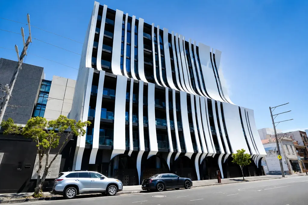 Modern 1-Bedroom Apartment in Prime Collingwood Location