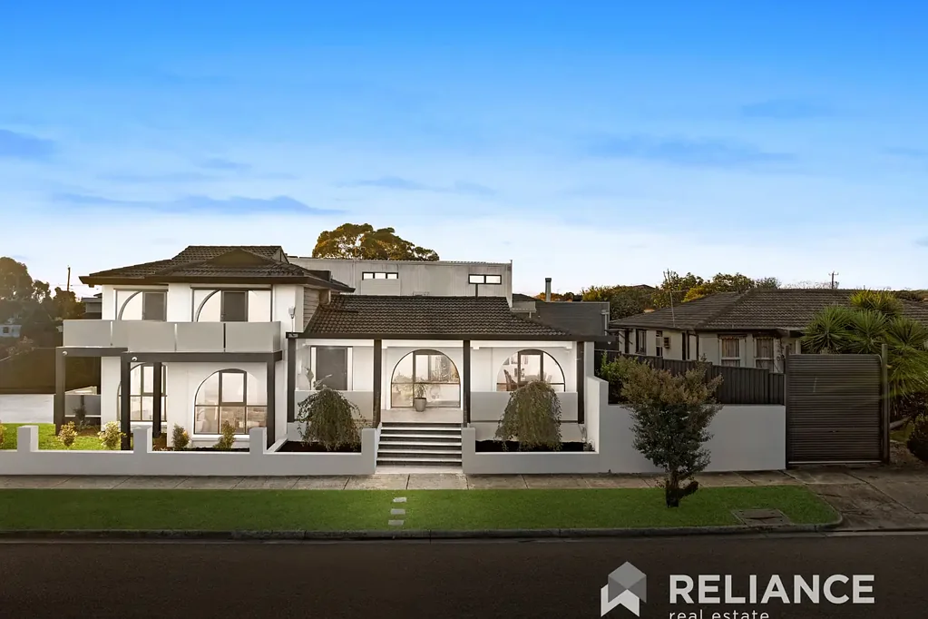 Reservoir 3Zimmer Massive Price Reduction - Vendor Advice to Sell  - A Charming Corner Retreat of Elegance & Comfort