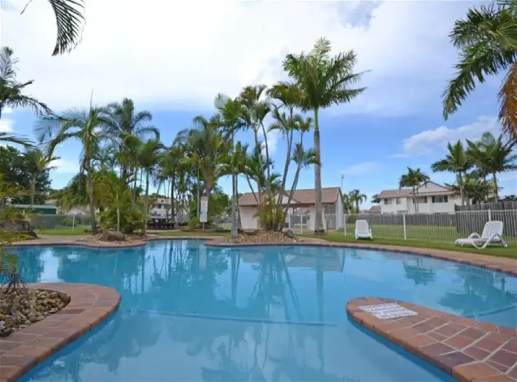 3 Bedrooms Townhouse for Rent in Central Benowa